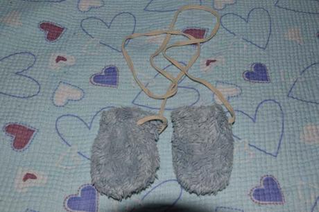 Chlupaté rukavičky, broel,68