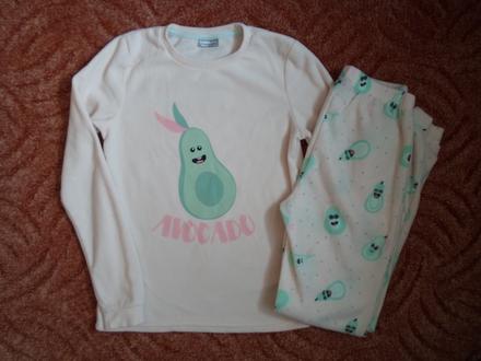 Růžové pyžamo avokádo, 158