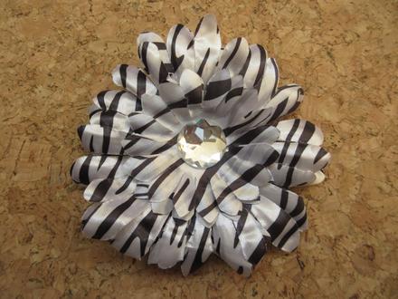 E283     sponka, květ do vlasů, 