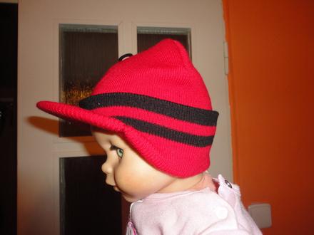 Pletená čepka s kšiltem, 98