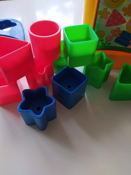 Vkládačka fisher price 10 ks kostiček,