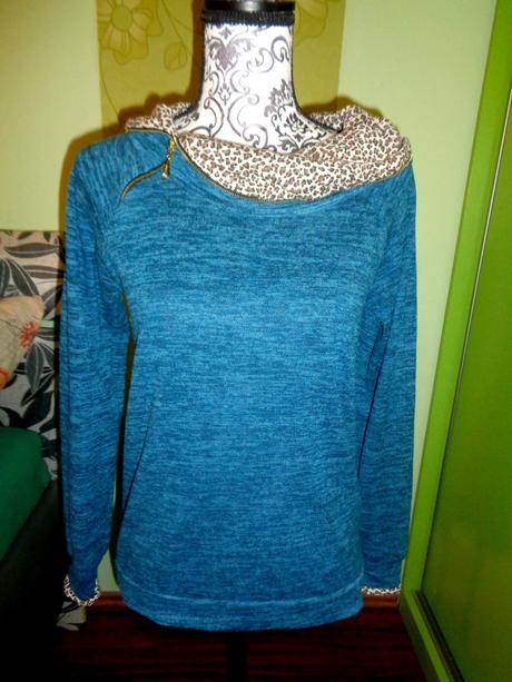 Petrolejově zelený slabší svetr, m