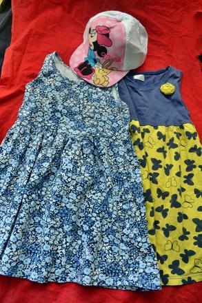 2x bavlněné šaty a kšiltovka nová,v.110/116, h&m,116