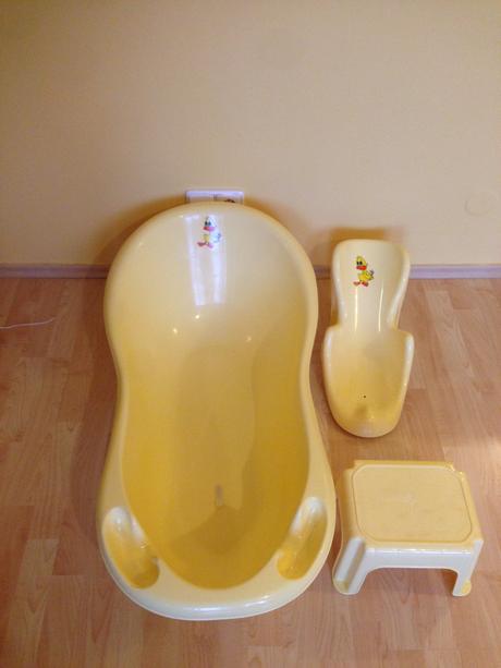 Vanička s lehátkem a stupínek k umyvadlu, 