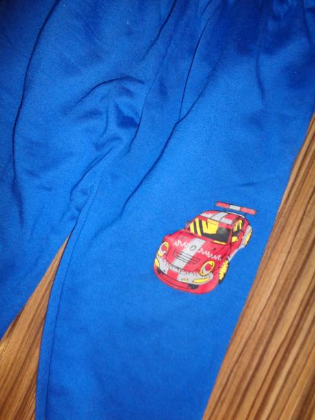 Pěkné modré tepláky s formulí, 116