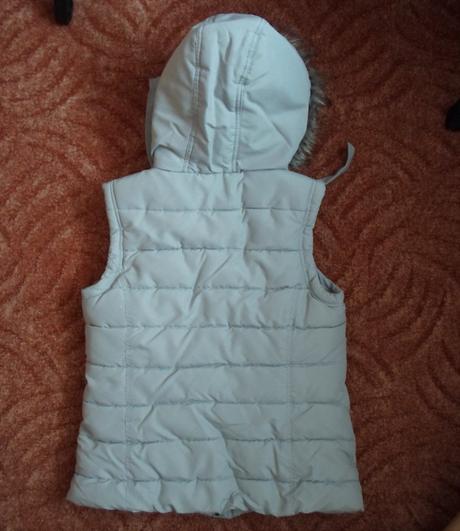 Šedá zateplená vesta vestička s kožíškem, f&f,m