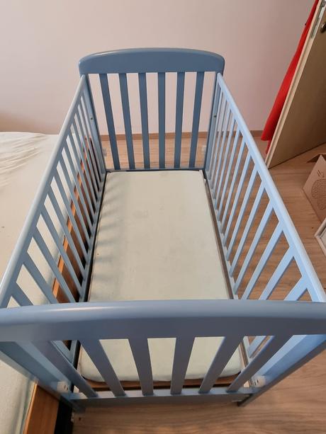 Prodám dětskou postýlku zn. mibb, 75,130