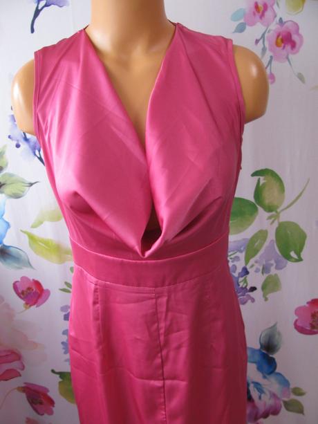 Letní společenské saténové šaty, 36