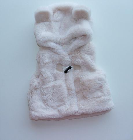 M185 chlupatá dívčí vesta s kapucí vel. 62, nutmeg,62