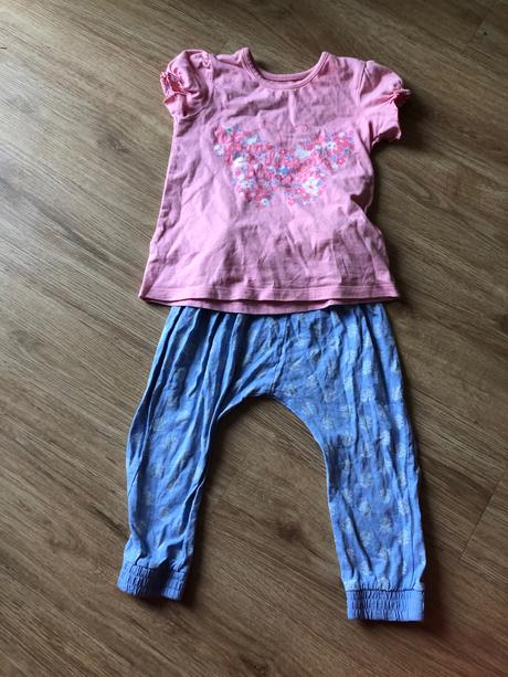 Krásný komplet s kytičkama, 92