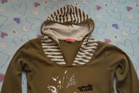 140 146 slabá mikina s motýlky, 146