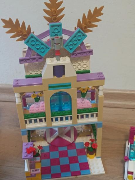 Lego friends 41058 obchodní zóna heartlake, 