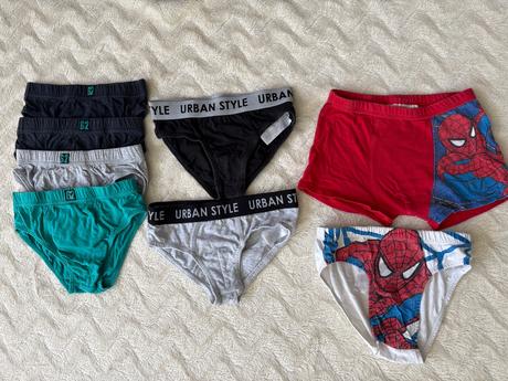 7 slipy + 1 boxerky 122/128, 122