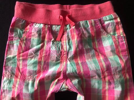 Vel. 116 plátěné šortky s tkanicí a kapsami, 116