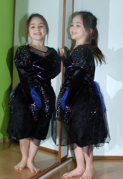 Karnevalový kostým šaty královna čarodějnice,