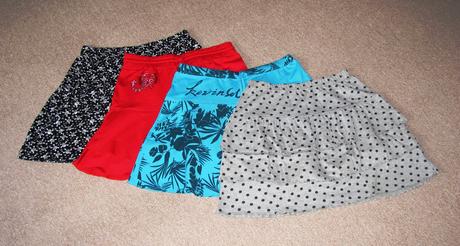 Dívčí sukně, 146