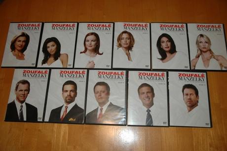 Zoufalé manželky 1 a 2 série,