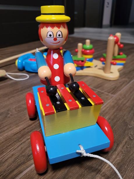 Dřevěný tahací bubeníček, 