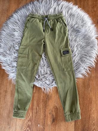 Tepláky, reserved,146