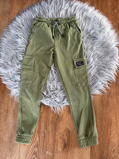 Tepláky, reserved,146