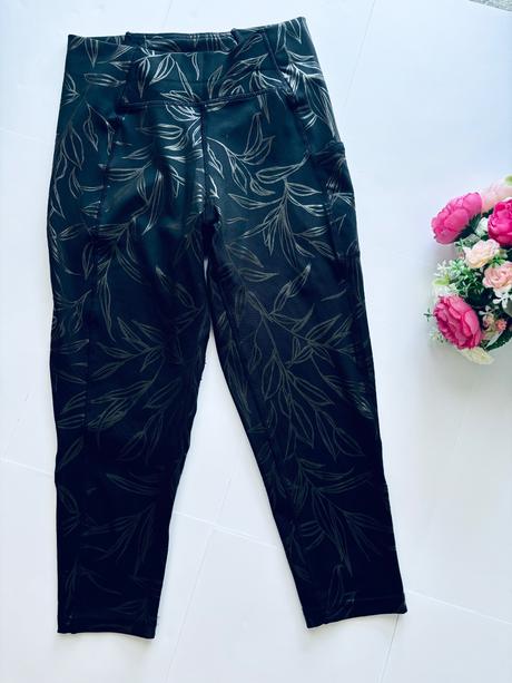 D38/ legíny 3/4 černé s ornamenty - v.xs/s, usa pro,xs