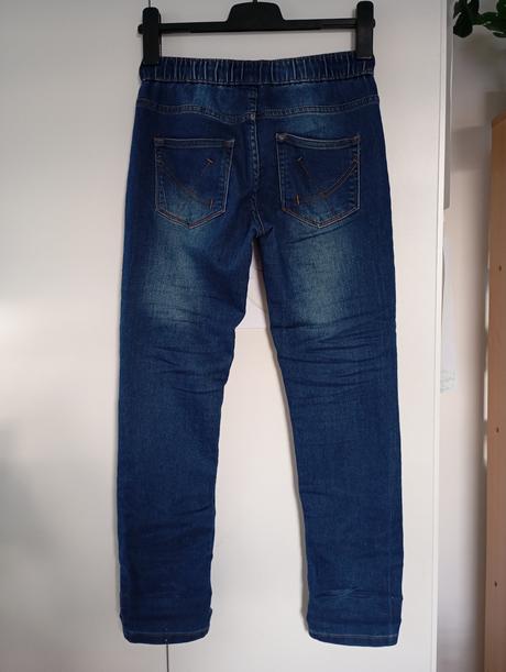 Krásné tmavě modré chlapecké džíny, kik,146