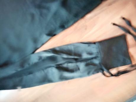 Jednoduché černé šaty  an'ge, m