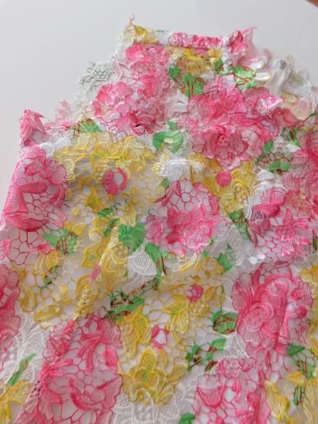 Dámské společenské šaty, 38