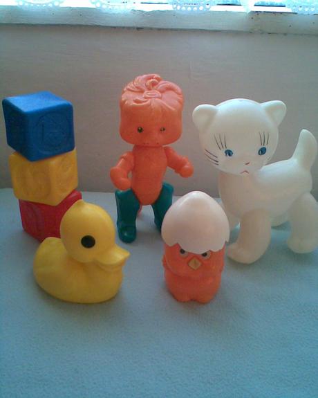 Hračky, knížky pro batole, 