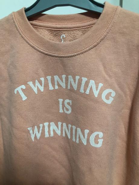 Meruňková mikina s nápisem, 110