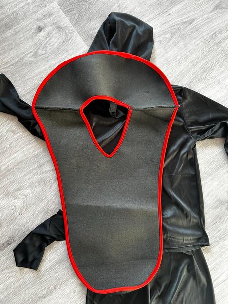 Prodám kostým ninja vel. 104, 