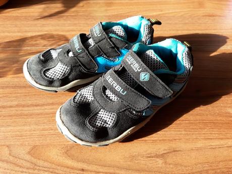 Tenisky se síťkou, 29