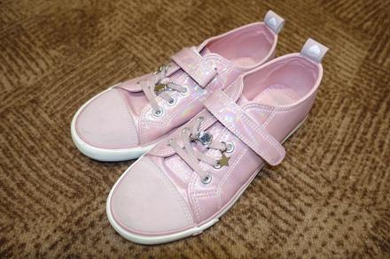 Dívčí tenisky se srdíčkem vel. 36, 36