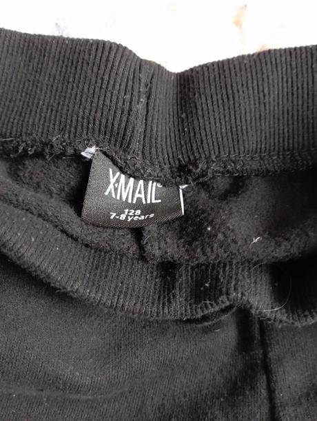 Černé tepláky, kik,128