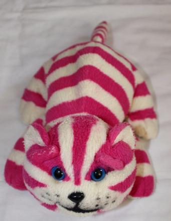 Ae109. plyšová kočička,