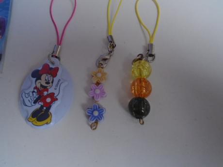 Přívěsek na telefon na klíče minnie kytka, 