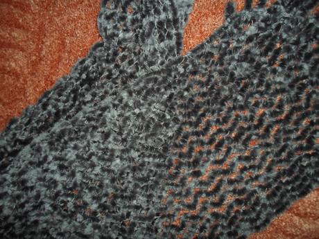 Šedá šála šálek, m