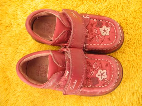 Sandálky, clarks,<17