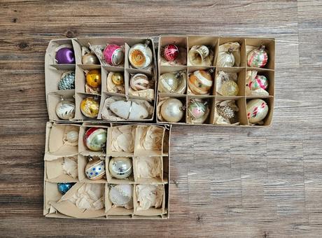 Retro vánoční ozdoby skleněné 29 ks, 