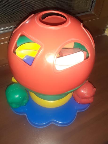 Vkládačka + pyramida s kroužky,