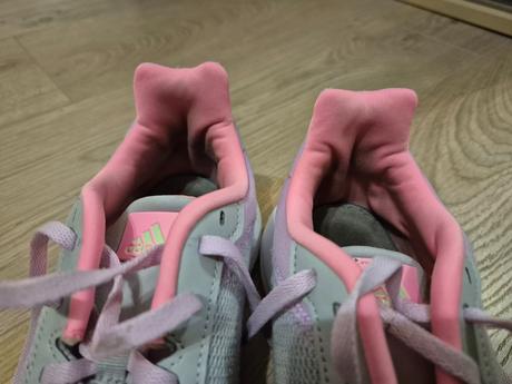 Tenisky adidas s bílou podrážkou vel. 37,5, adidas,37