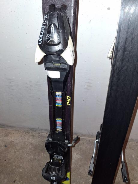 Lyže, hůlky salomon, salomon,140-149 cm