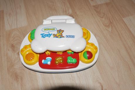 Nemecky mluvici hracka se zrcatkem od vtech,