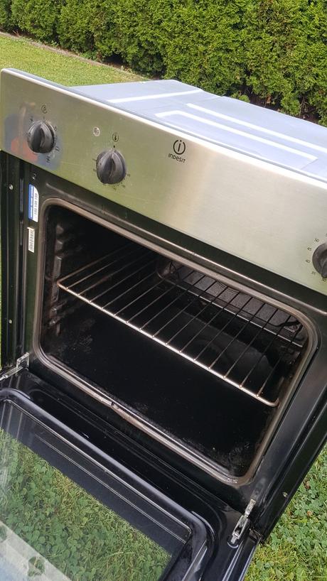 Elektricka trouba, indesit