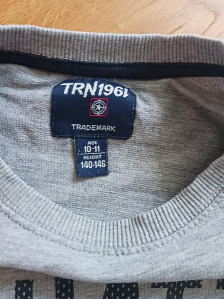 Triko č.140/146 top stav., reserved,140