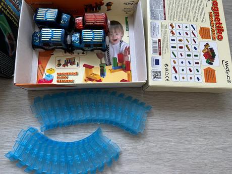 Barevná autodráha + rozšíření + 4 auta,