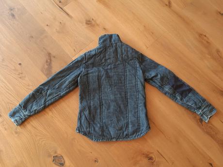 Džínová bunda., 152