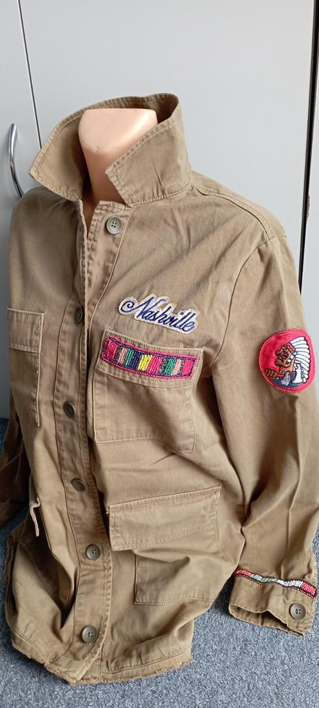 Bunda zn."bershka" vel."l", bershka,l