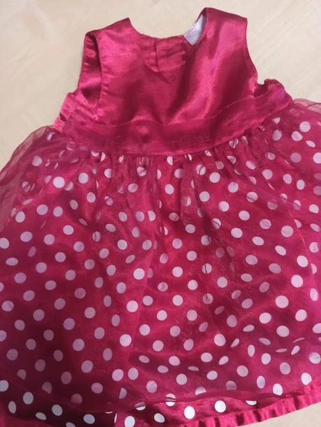 Vánoční šaty, 68