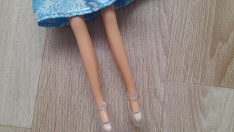 02 - panenka "barbie" + náhradní šaty, 